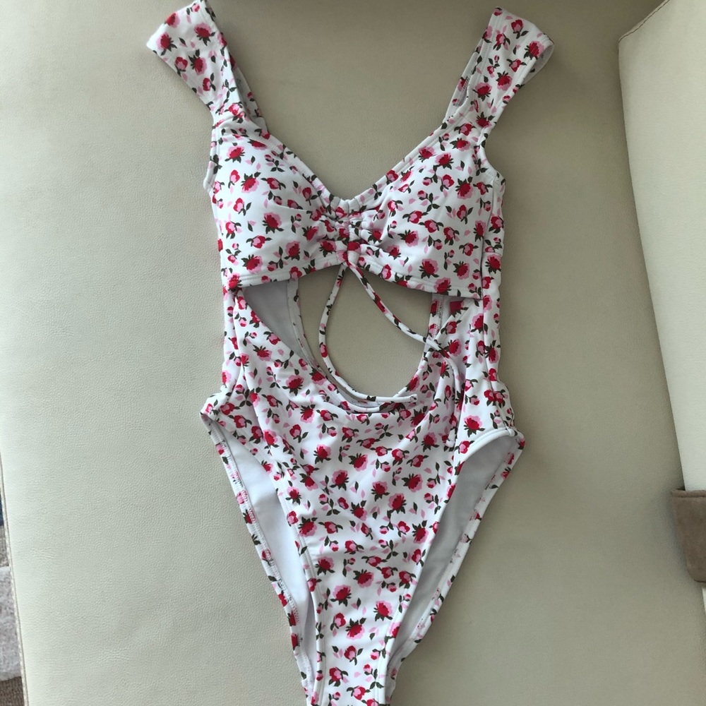 Floral one piece (v petite)